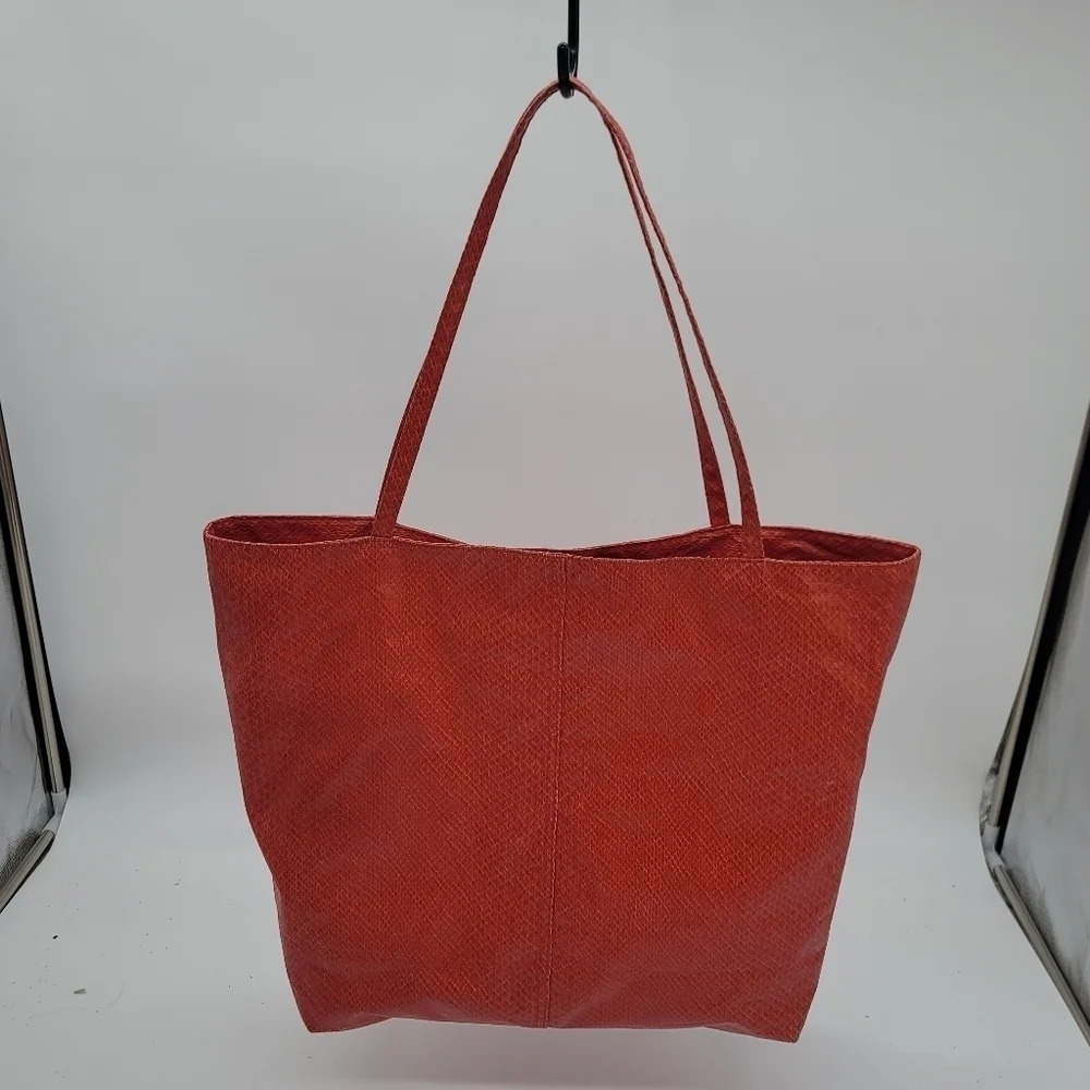 Saks Fifth Avenue Red Snakeskin Pattern Large Tote Bag Handbag S0259B1